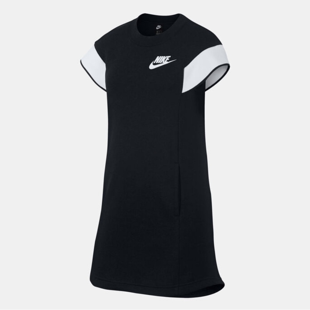 Nike Sportswear Premium Essentials Dress